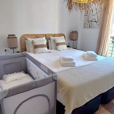 Lejlighed Beautiful Apt, 7pax, Jacuzzi, Pingpong, 3min *